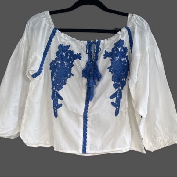 Line+Dot Revolve Valor Boho Embroidered Off The Shoulder Blouse White Blue Soft - Picture 4 of 8